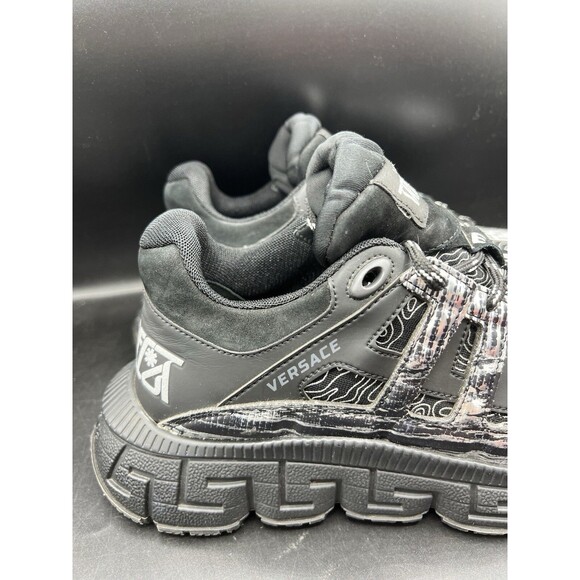 Versace Trigreca Black Men’s Size 9.5 US (42.5 EUR) NO BOX (DSU8094D18TCGD4192) main image 11